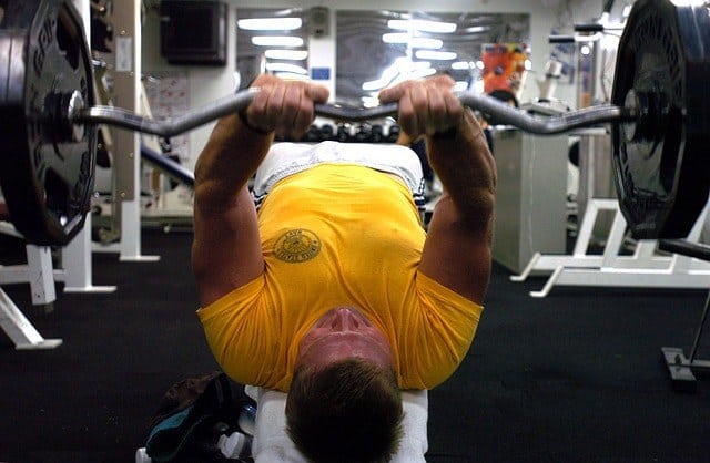 increase bone strength by lifting